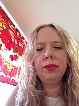 Irina3718 online show from July 21, 2026, 9:22 am