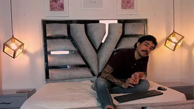 Snapshot of valery_and_Dani_ chatting on March 13, 2025, 7:50 pm valery and Dani online show from March 13, 2025, 7:50 pm