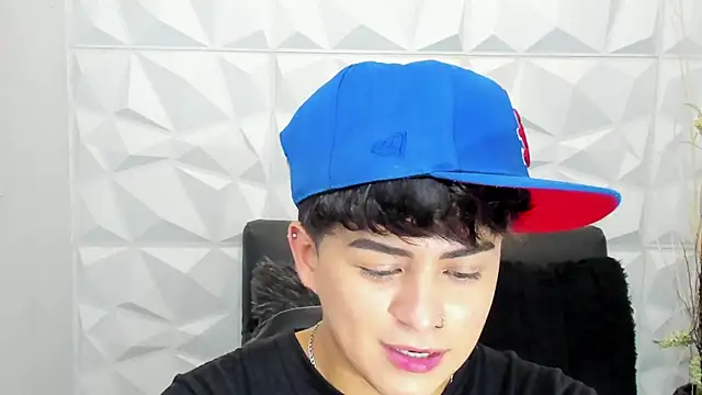 Sam Daves online show from December 3, 2025, 2:37 pm