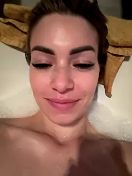 Snapshot of SweetDarling7 chatting on October 20, 2025, 9:54 am SweetDarling7 online show from October 20, 2025, 9:54 am