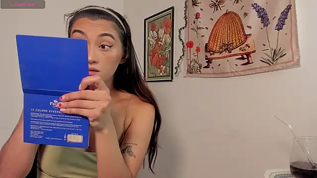 Snapshot of Gabee7_ chatting on October 3, 2025, 4:04 pm Gabee7 online show from October 3, 2025, 4:04 pm