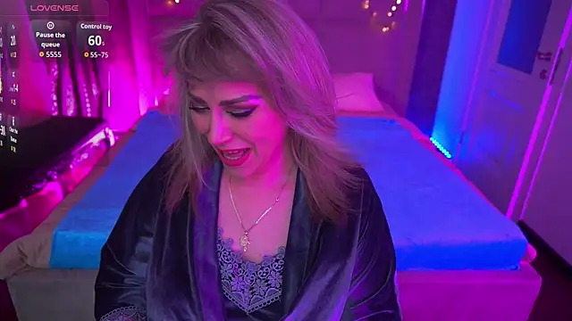 Snapshot of CandyLadyyy chatting on June 4, 2026, 8:59 pm CandyLadyyy online show from June 4, 2026, 8:59 pm