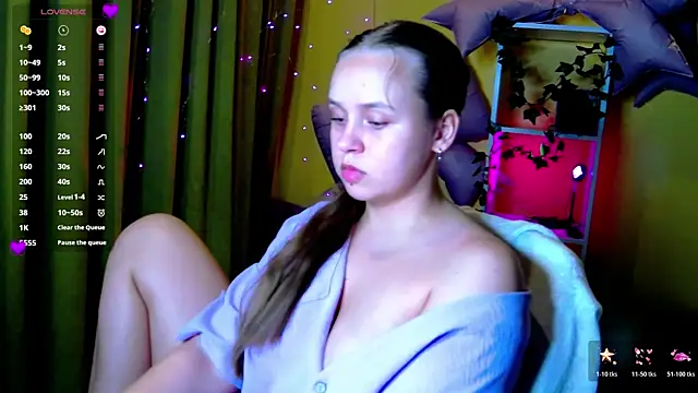 Lilysweet13 online show from July 14, 2026, 7:52 pm