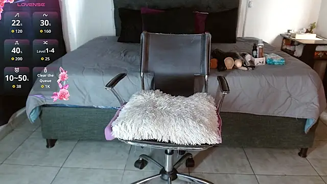 mia velvet1 online show from September 27, 2025, 2:11 pm