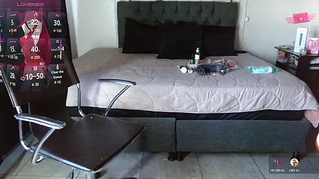 mia velvet1 online show from November 12, 2025, 1:33 pm