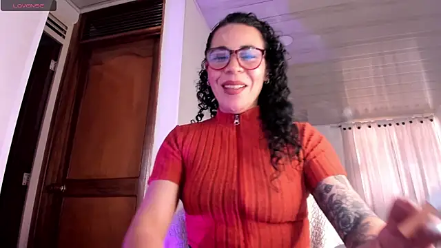 mia velvet1 online show from May 6, 2026, 12:54 pm
