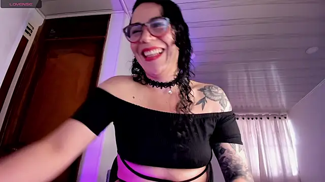 mia velvet1 online show from May 16, 2026, 12:15 pm