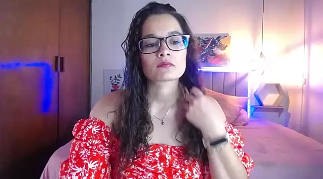 Rose Thompson1 online show from March 12, 2025, 1:51 pm