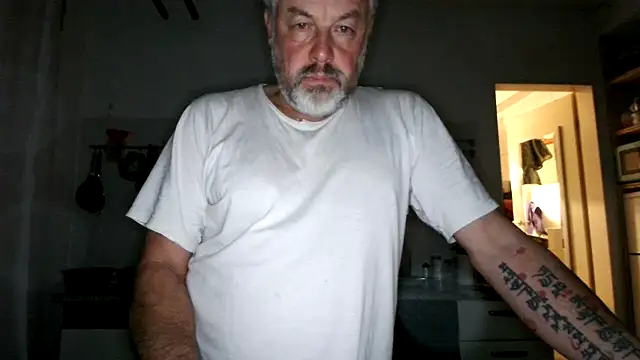 Berg Boy online show from October 28, 2025, 4:38 am