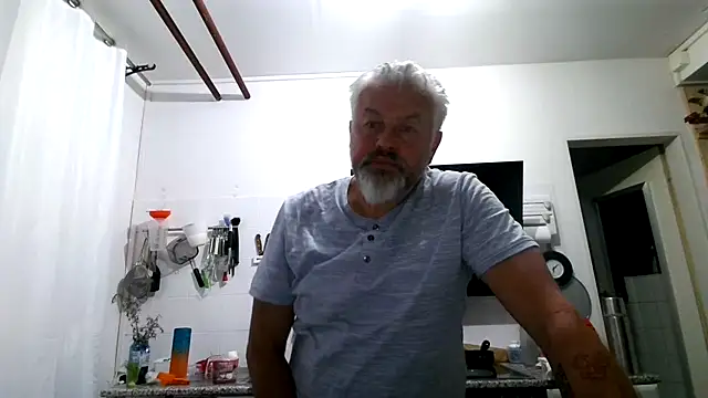 Berg Boy online show from May 12, 2026, 4:09 am