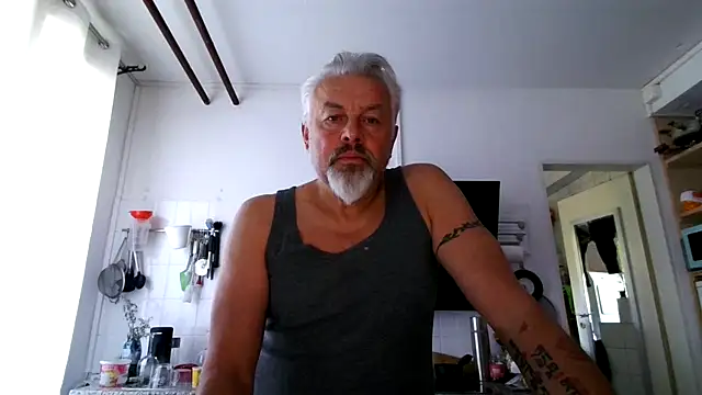 Berg Boy online show from May 16, 2026, 8:33 am