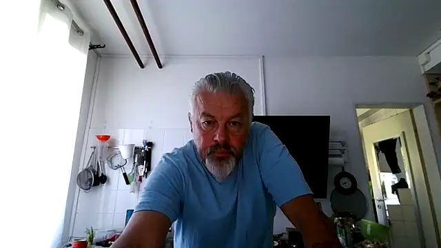 Berg Boy online show from May 24, 2026, 6:40 am