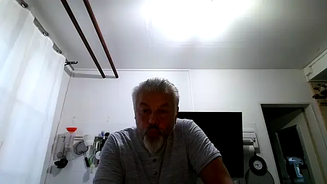 Berg Boy online show from May 26, 2026, 3:46 am