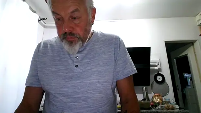 Berg Boy online show from May 27, 2026, 3:47 am