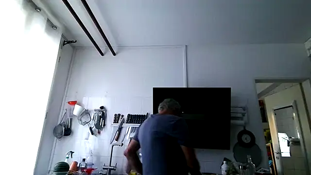Berg Boy online show from July 25, 2026, 5:27 am