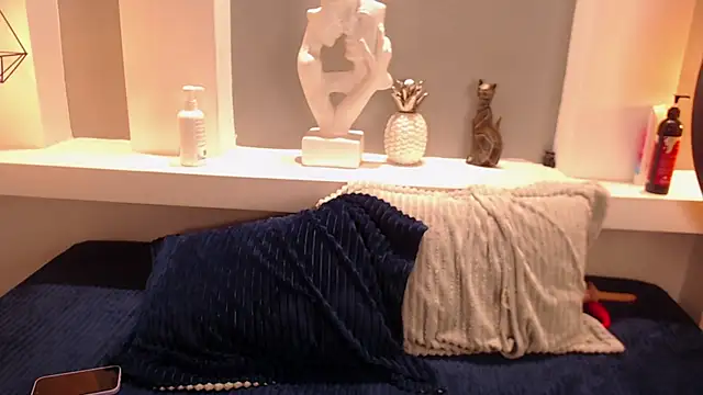 Snapshot of milu_w4llace chatting on October 31, 2025, 4:24 am milu w4llace online show from October 31, 2025, 4:24 am