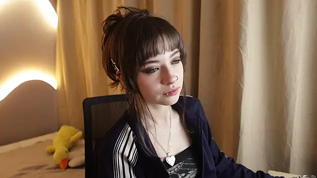 Snapshot of Miyuki_wolf chatting on February 11, 2026, 9:09 pm Miyuki wolf online show from February 11, 2026, 9:09 pm