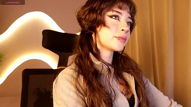 Snapshot of Miyuki_wolf chatting on March 4, 2026, 8:37 pm Miyuki wolf online show from March 4, 2026, 8:37 pm