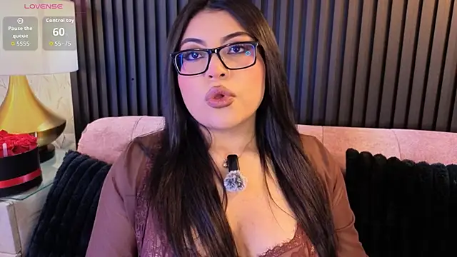 Snapshot of Alexa_Madisson chatting on July 1, 2026, 7:46 pm Alexa Madisson online show from July 1, 2026, 7:46 pm