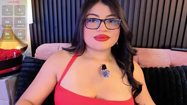 Snapshot of Alexa_Madisson chatting on July 21, 2026, 8:33 pm Alexa Madisson online show from July 21, 2026, 8:33 pm