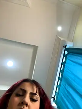 Ivelleee  online show from September 16, 2025, 9:38 pm