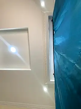 Ivelleee  online show from November 1, 2025, 10:12 pm