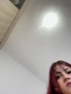 Snapshot of Ivelleee_ chatting on June 5, 2026, 11:54 pm Ivelleee online show from June 5, 2026, 11:54 pm