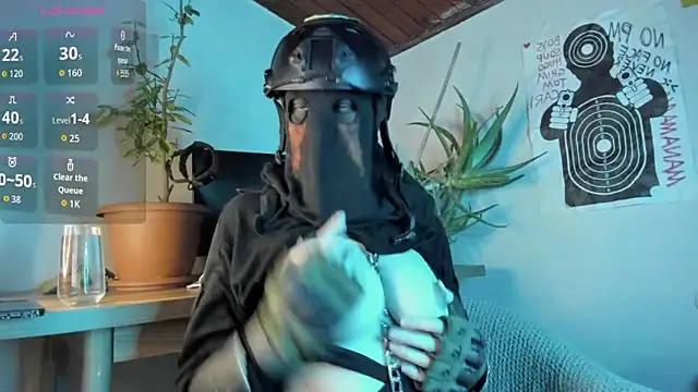 Snapshot of cos_operator chatting on October 12, 2025, 6:07 pm cos operator online show from October 12, 2025, 6:07 pm