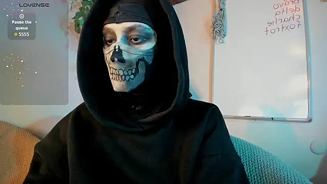 Snapshot of cos_operator chatting on October 30, 2025, 7:14 pm cos operator online show from October 30, 2025, 7:14 pm