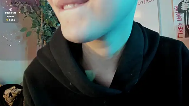 Snapshot of cos_operator chatting on November 9, 2025, 7:34 pm cos operator online show from November 9, 2025, 7:34 pm