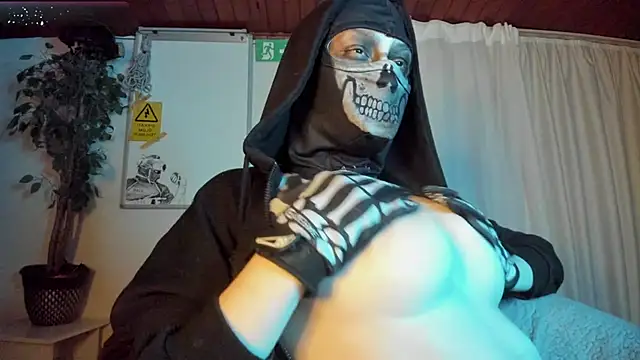 Snapshot of cos_operator chatting on March 28, 2026, 7:35 pm cos operator online show from March 28, 2026, 7:35 pm