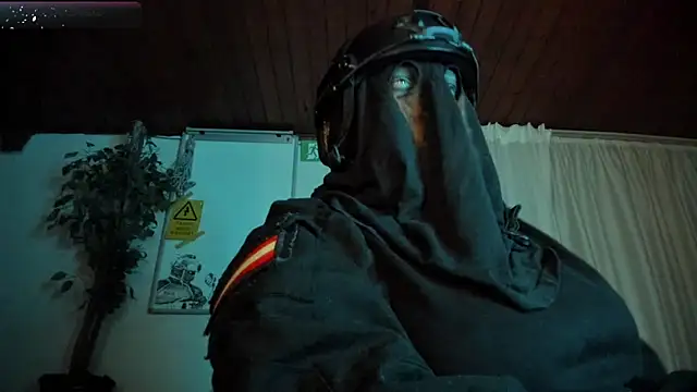 Snapshot of cos_operator chatting on May 1, 2026, 8:24 pm cos operator online show from May 1, 2026, 8:24 pm