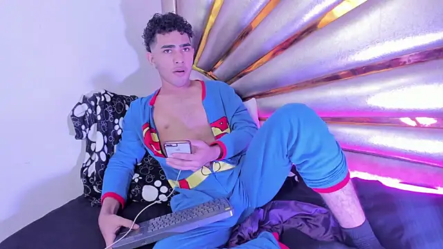 Snapshot of LucasCarterr_ chatting on March 13, 2025, 1:21 am LucasCarterr online show from March 13, 2025, 1:21 am