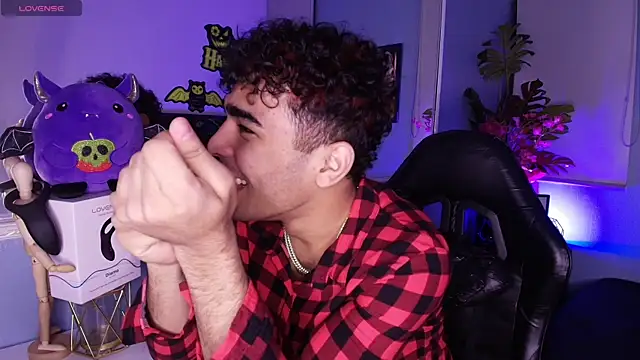 Snapshot of LucasCarterr_ chatting on September 30, 2025, 3:44 am LucasCarterr online show from September 30, 2025, 3:44 am