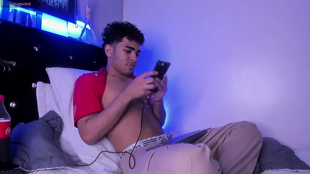 Snapshot of LucasCarterr_ chatting on November 8, 2025, 3:50 am LucasCarterr online show from November 8, 2025, 3:50 am