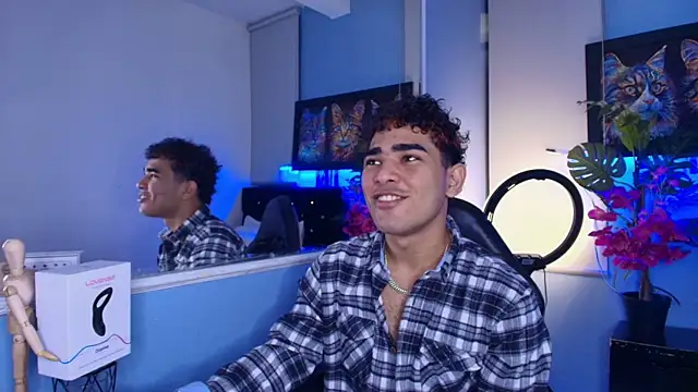 Snapshot of LucasCarterr_ chatting on November 14, 2025, 4:44 am LucasCarterr online show from November 14, 2025, 4:44 am