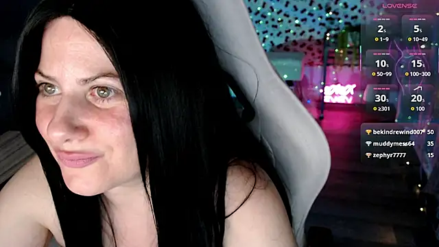 Snapshot of BellaStar84 chatting on May 15, 2026, 7:04 am BellaStar84 online show from May 15, 2026, 7:04 am