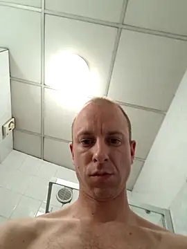 Snapshot of svenpfeifer chatting on March 17, 2025, 12:19 am svenpfeifer online show from March 17, 2025, 12:19 am