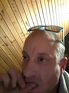 Snapshot of svenpfeifer chatting on March 20, 2025, 2:29 am svenpfeifer online show from March 20, 2025, 2:29 am