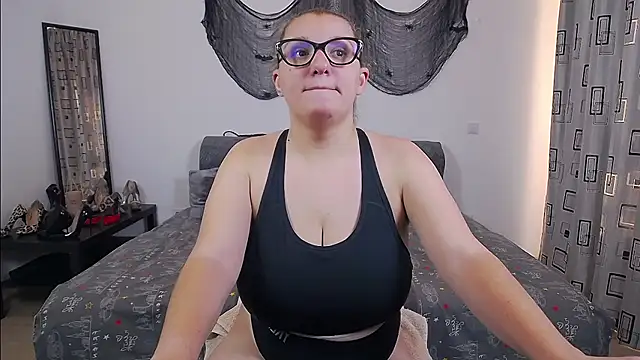 Snapshot of SharronAlexa chatting on November 1, 2025, 1:46 pm SharronAlexa online show from November 1, 2025, 1:46 pm