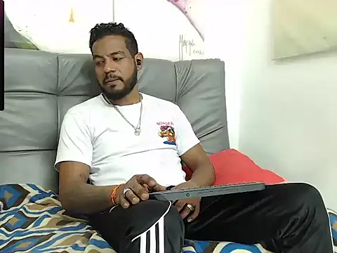 BladeFoxxx1 online show from September 13, 2025, 6:02 am