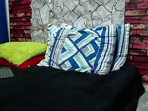 Snapshot of BladeFoxxx1 chatting on July 25, 2026, 11:24 pm BladeFoxxx1 online show from July 25, 2026, 11:24 pm