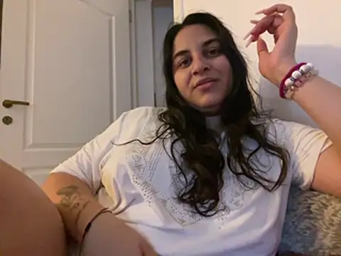 Veramaia online show from July 19, 2026, 8:12 pm