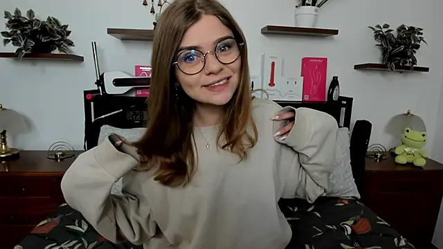 HaleyReedme online show from May 3, 2026, 6:52 am