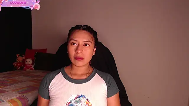 yes0225 online show from October 6, 2025, 2:47 pm