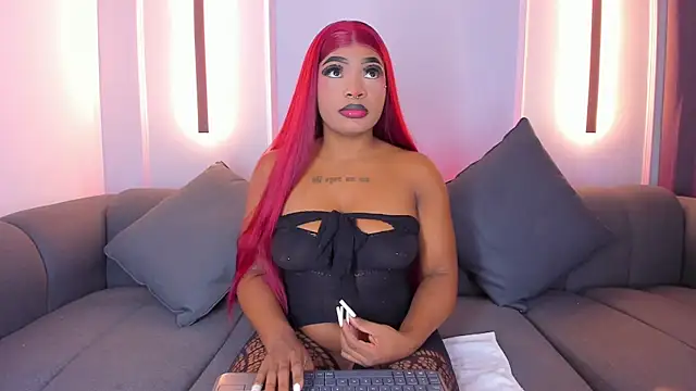 Snapshot of karol_white_ chatting on March 22, 2025, 4:03 am karol white online show from March 22, 2025, 4:03 am