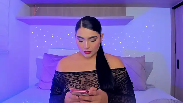 eva sainnt online show from April 30, 2026, 1:23 am