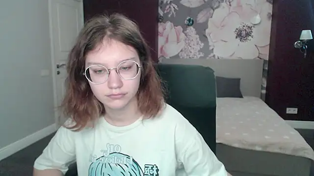 AngelinaLow online show from March 18, 2025, 9:42 am