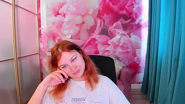 Snapshot of AngelinaLow chatting on June 6, 2026, 11:26 am AngelinaLow online show from June 6, 2026, 11:26 am