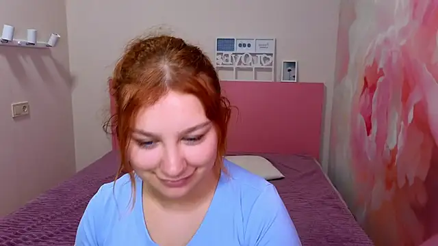 Snapshot of AngelinaLow chatting on June 15, 2026, 11:23 am AngelinaLow online show from June 15, 2026, 11:23 am